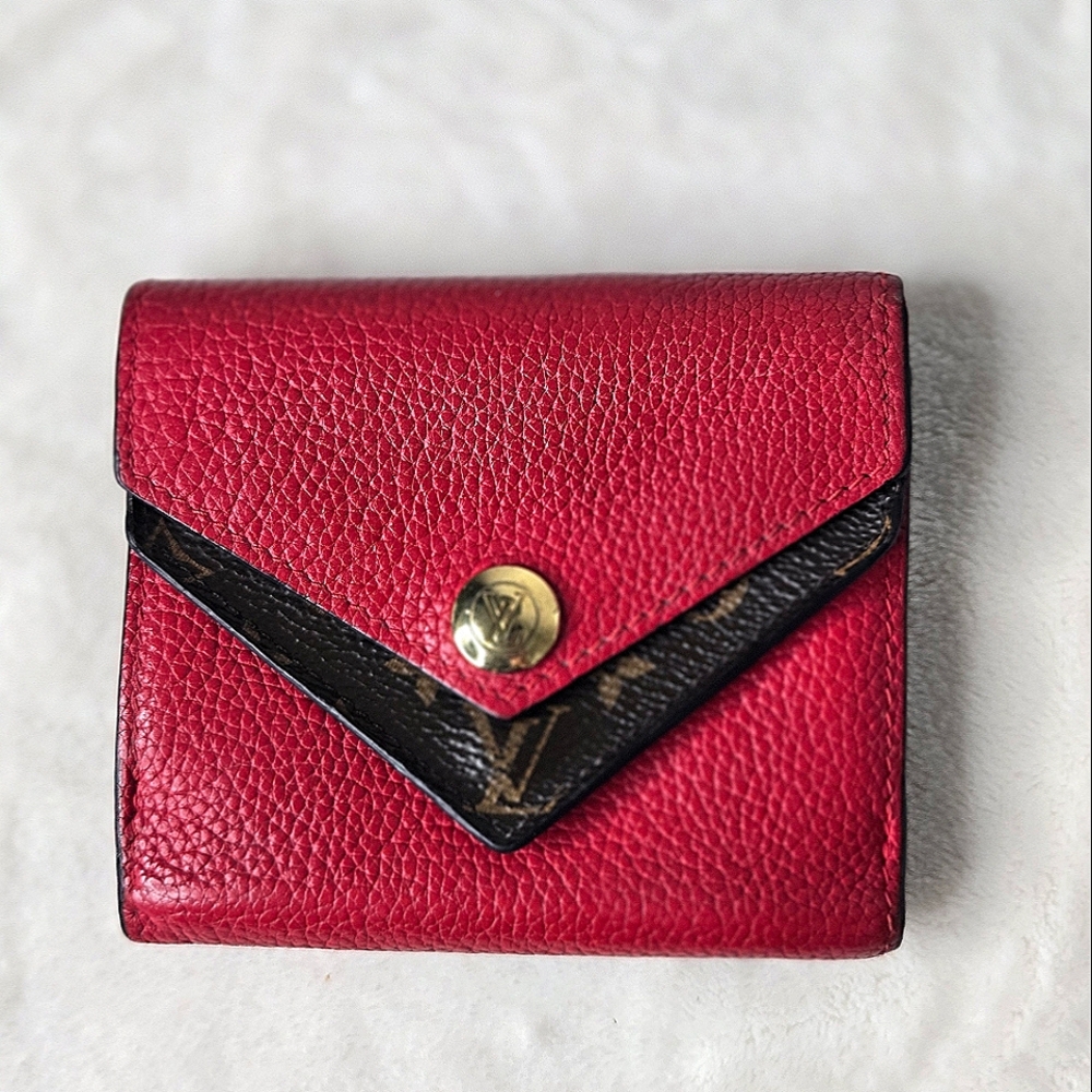 Louis Vuitton Monogram Portefeuille Double V Compact Tri-fold Wallet
